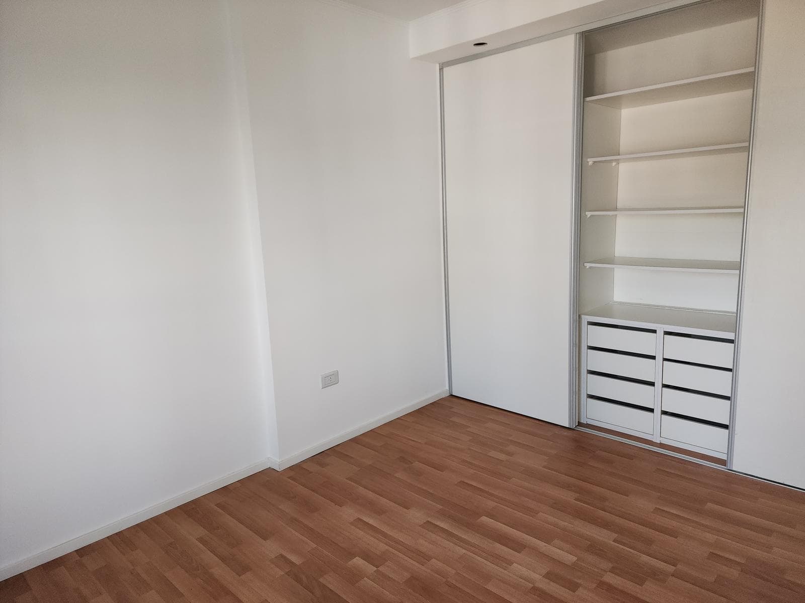 3-Bedroom Condominium for Sale in Turdera