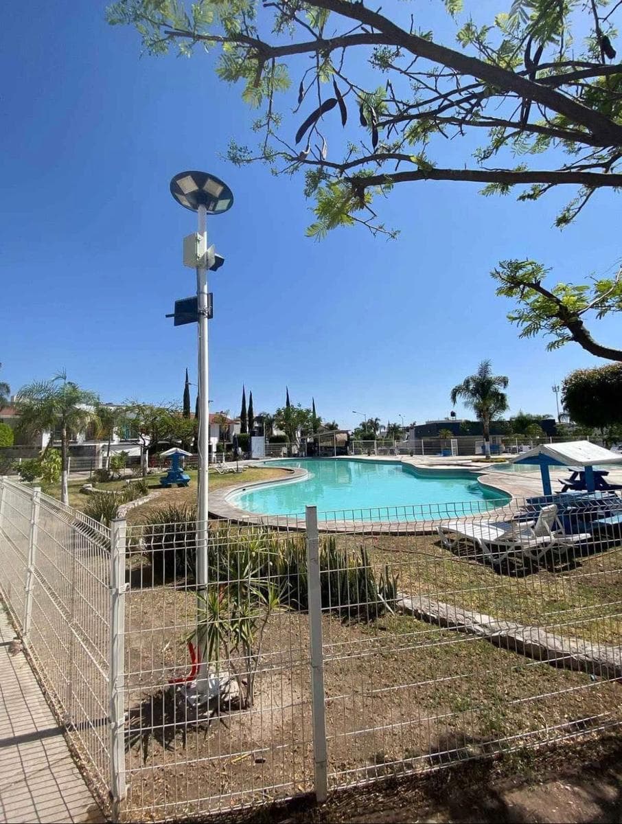 Casa en Jardín de los Naranjos con Recámara en Planta Baja