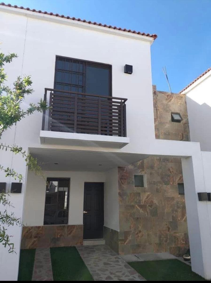 Casa en Jardín de los Naranjos con Recámara en Planta Baja