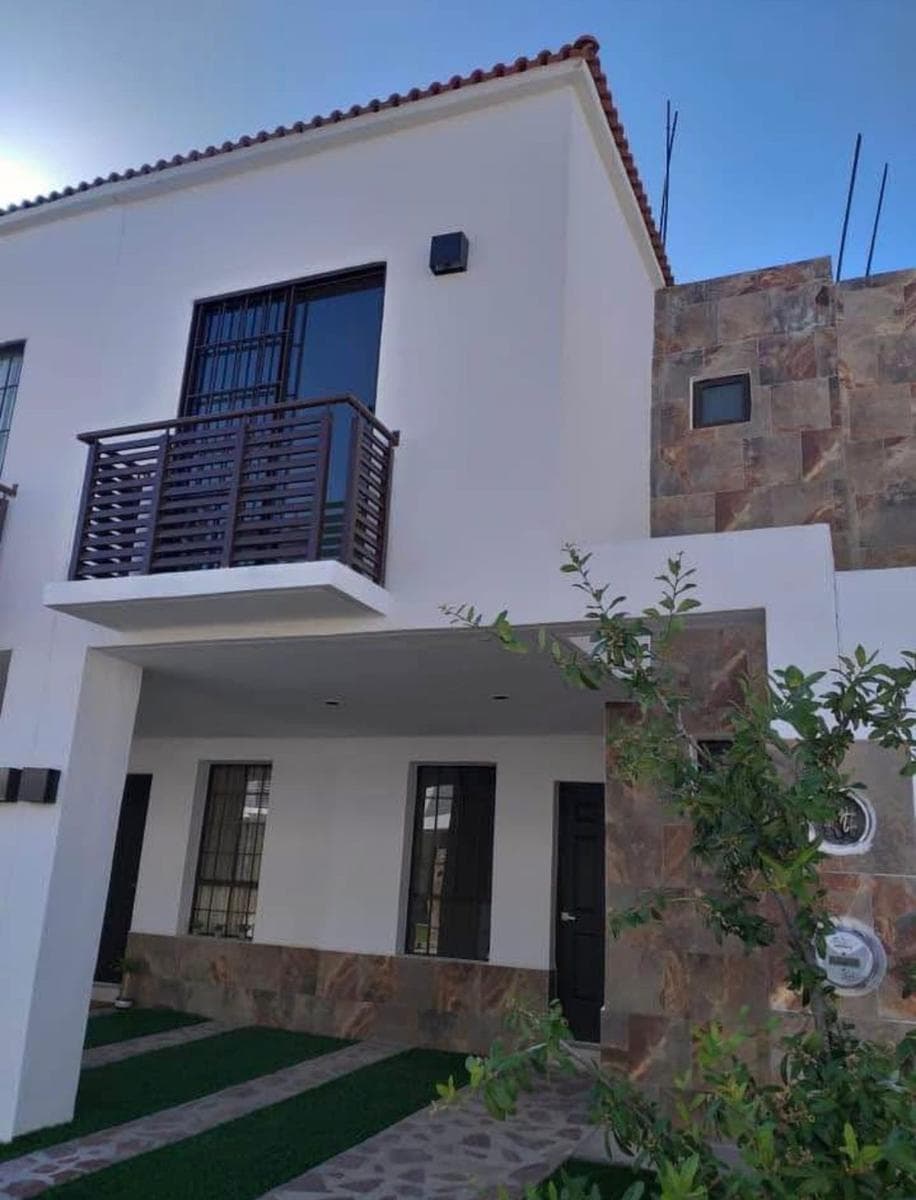 Casa en Jardín de los Naranjos con Recámara en Planta Baja
