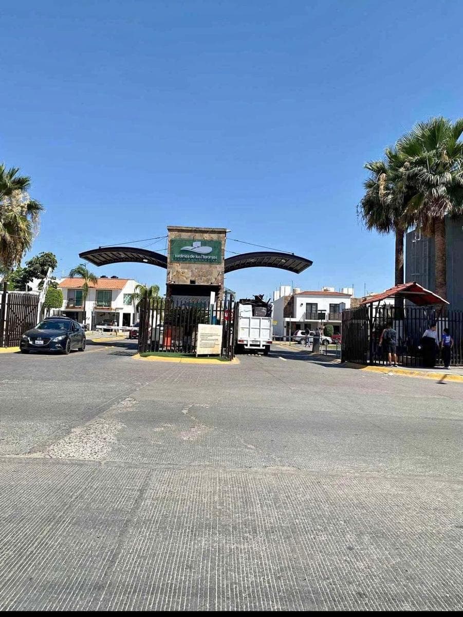 Casa en Jardín de los Naranjos con Recámara en Planta Baja