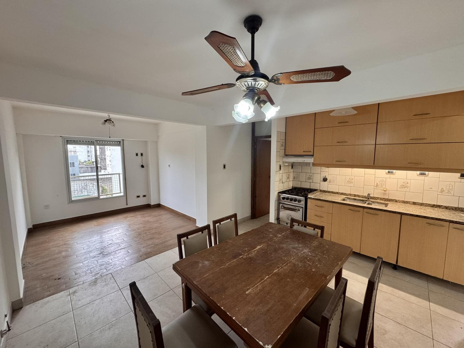 3-bedroom apartment with parking in República de la Sexta