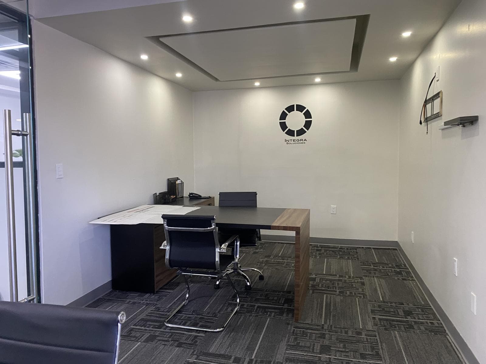 OFFICE FOR RENT, ONE BLOCK FROM AGUA CALIENTE BOULEVARD