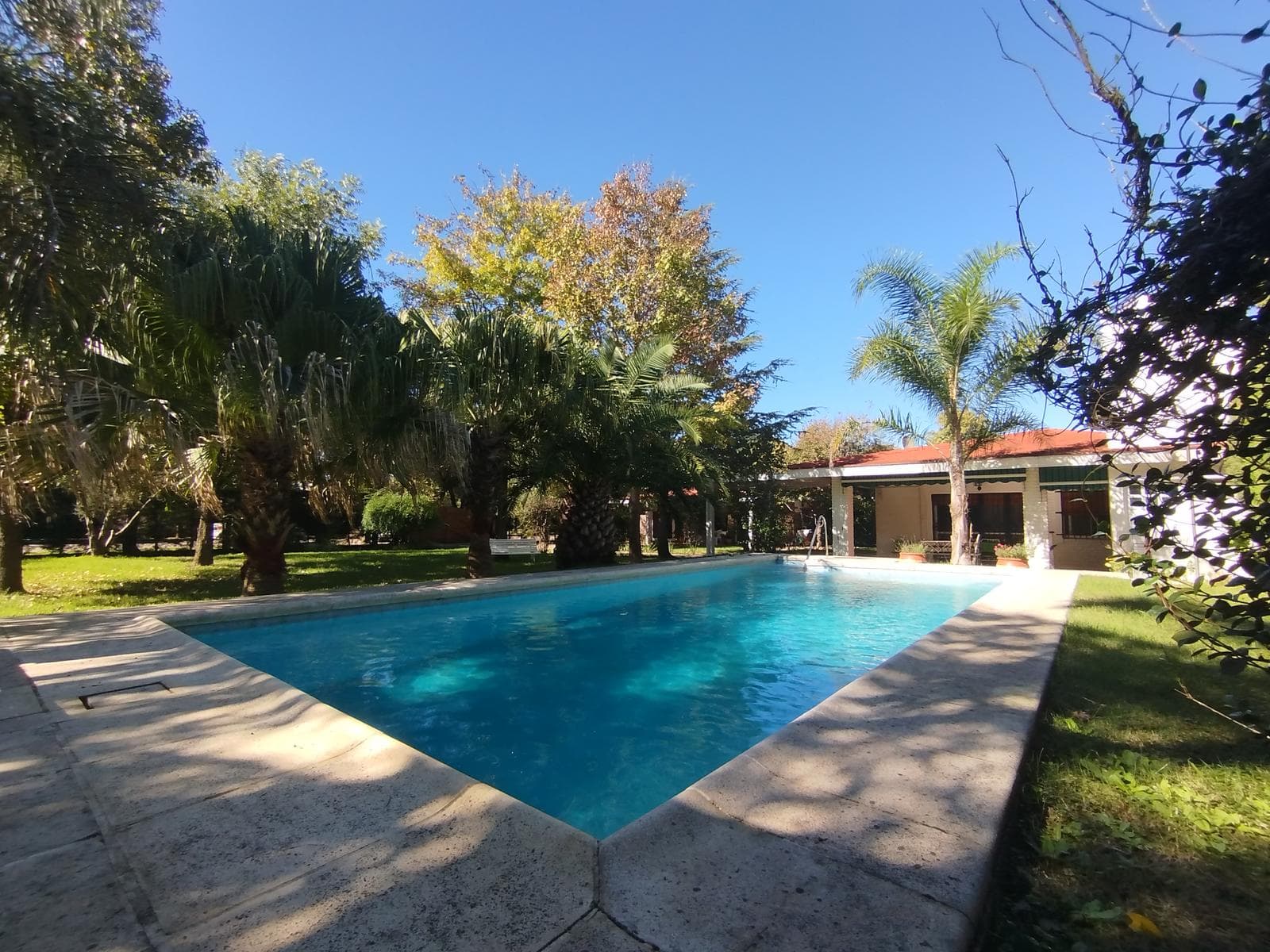 Three-Bedroom House for Sale, with Pool, Barbecue Area, and Double Garage - Cotos de la Alameda, Roldán