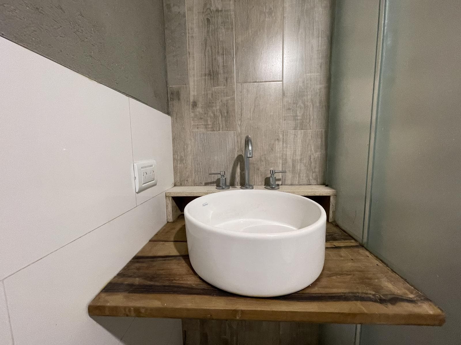 A stylishly renovated and highly versatile apartment in Almagro.