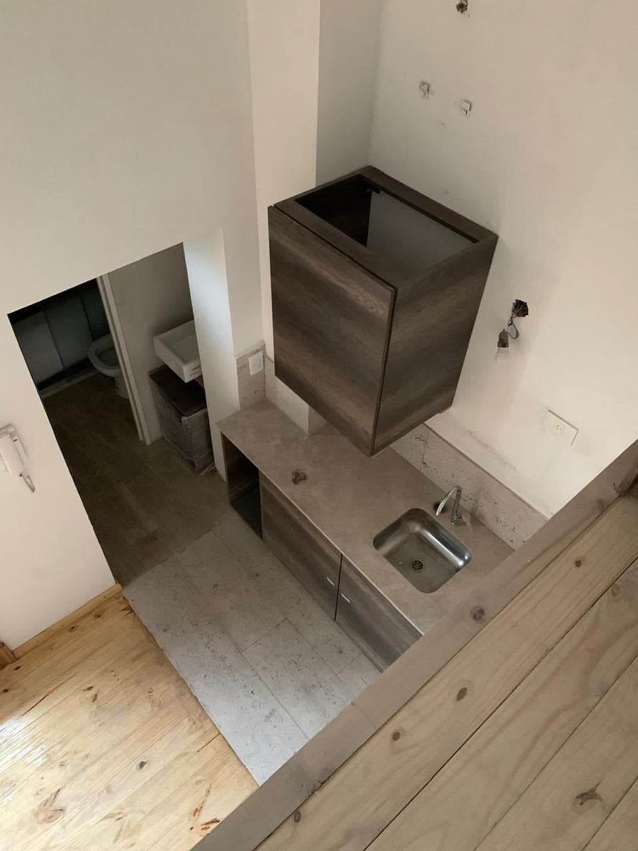 A stylishly renovated and highly versatile apartment in Almagro.
