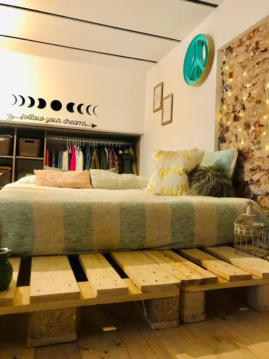A stylishly renovated and highly versatile apartment in Almagro.
