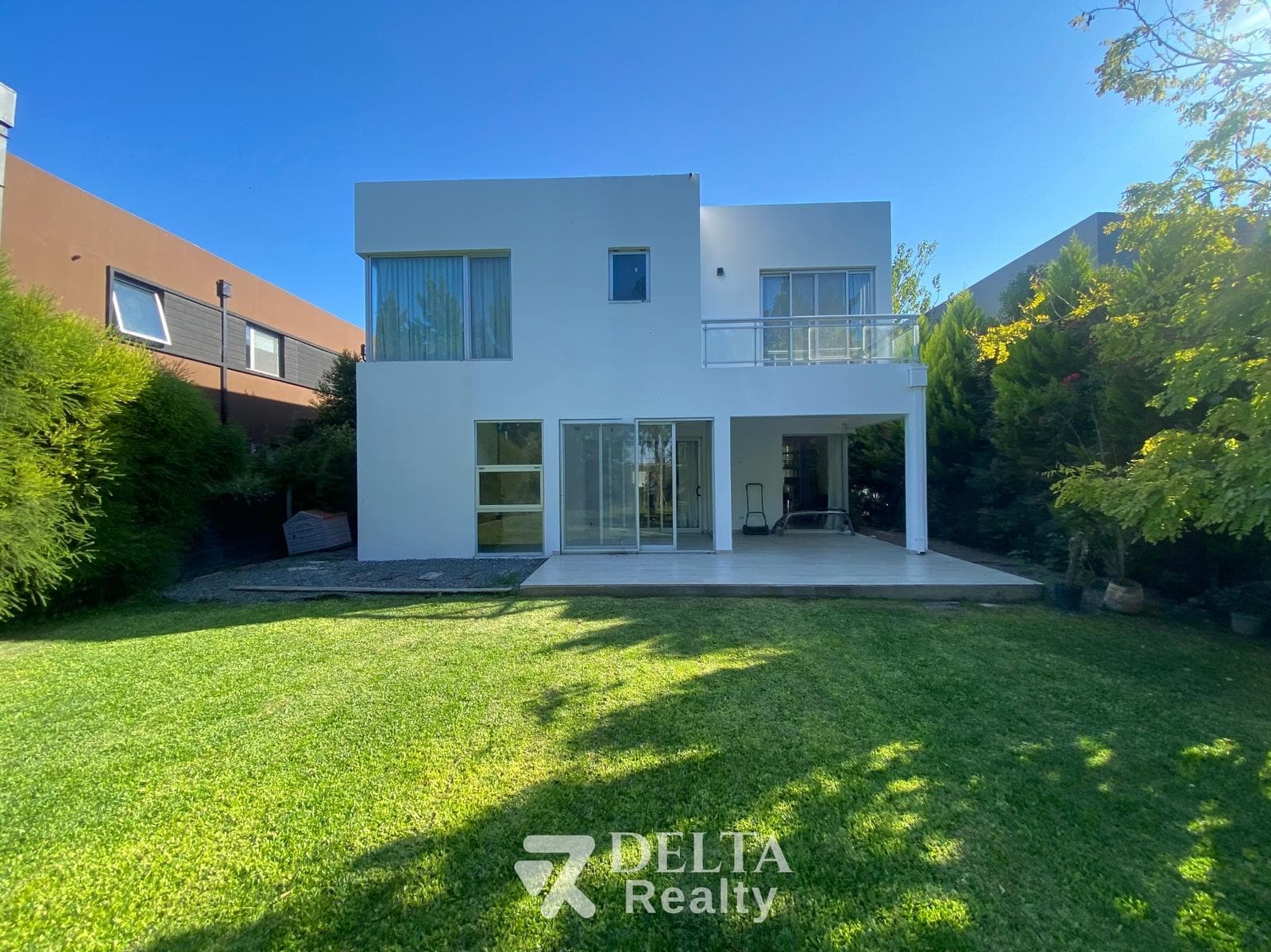 7-Room House | Los Troncos | Modern and Bright