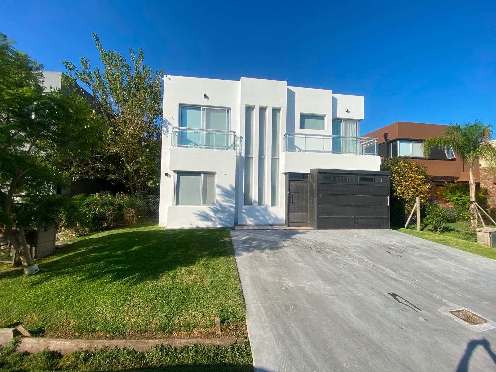 7-Room House | Los Troncos | Modern and Bright