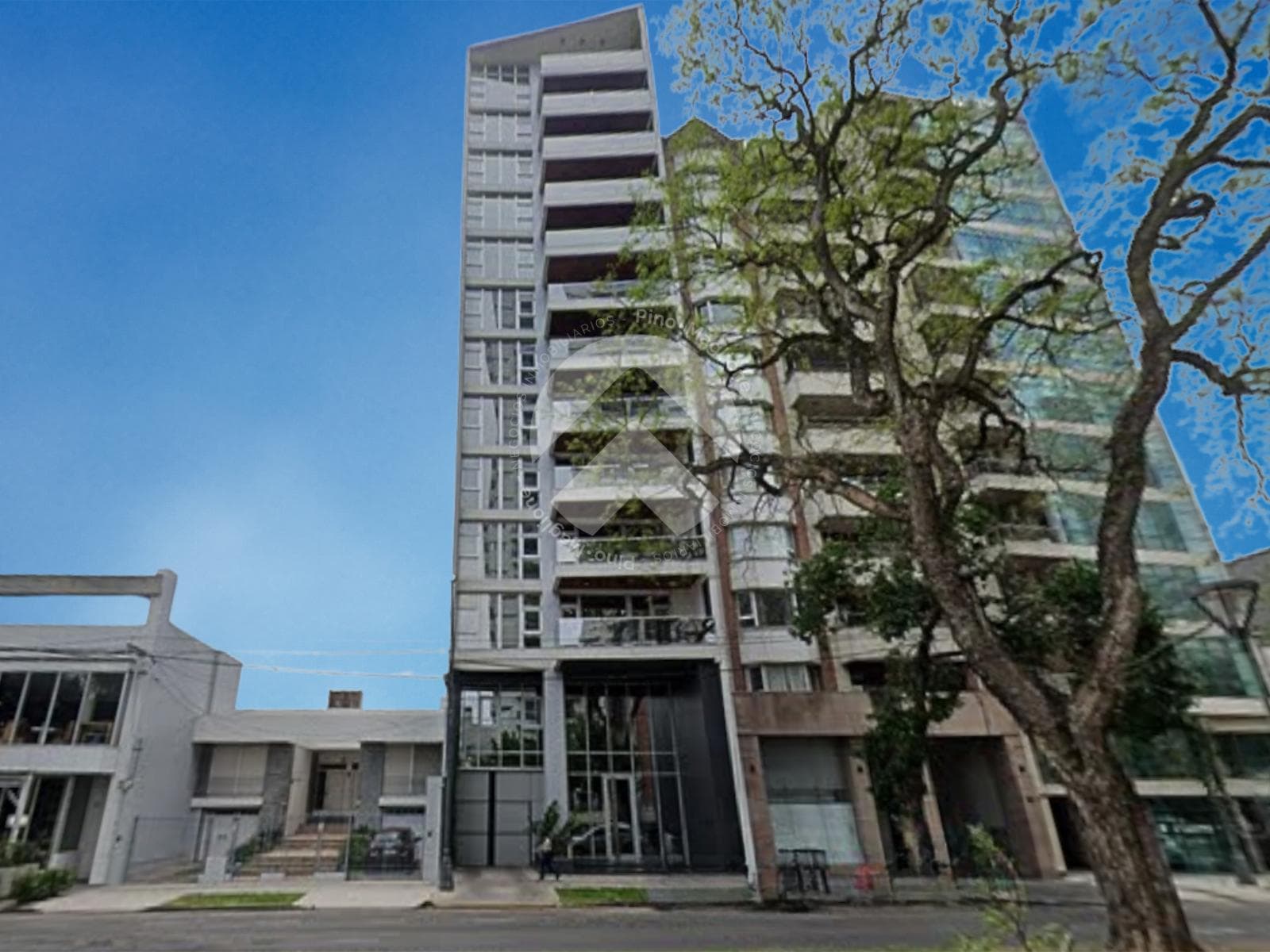 APARTMENT WITH GARAGE IN TORRE ELEVEN – 1426 Gálvez Blvd.