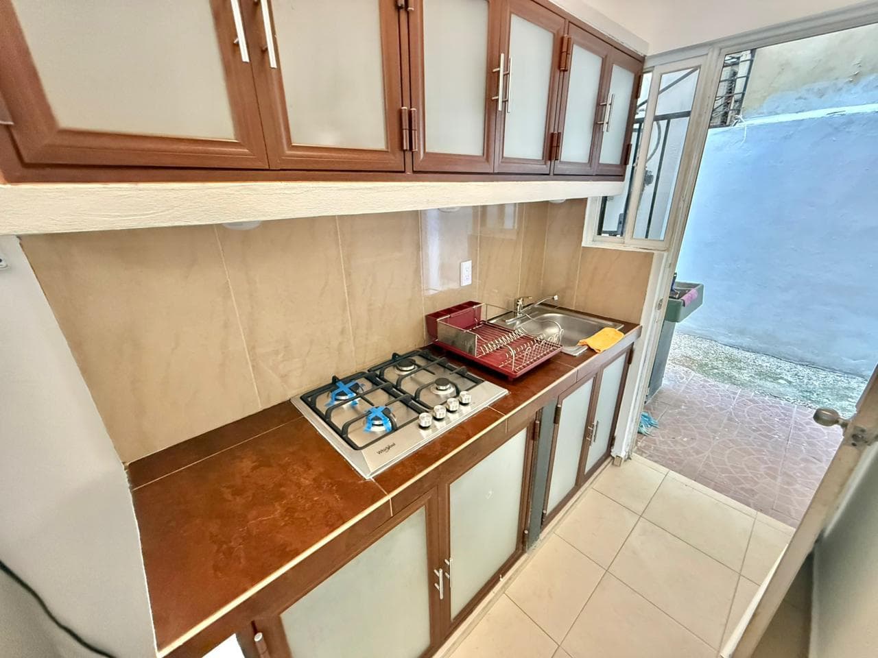2-BEDROOM GROUND-FLOOR APARTMENT IN A PRIVATE SUBDIVISION