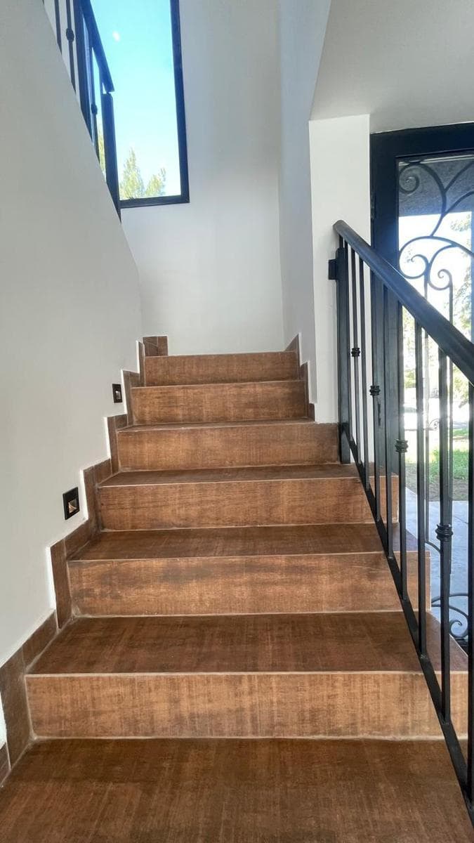 House for Sale in El Naudir