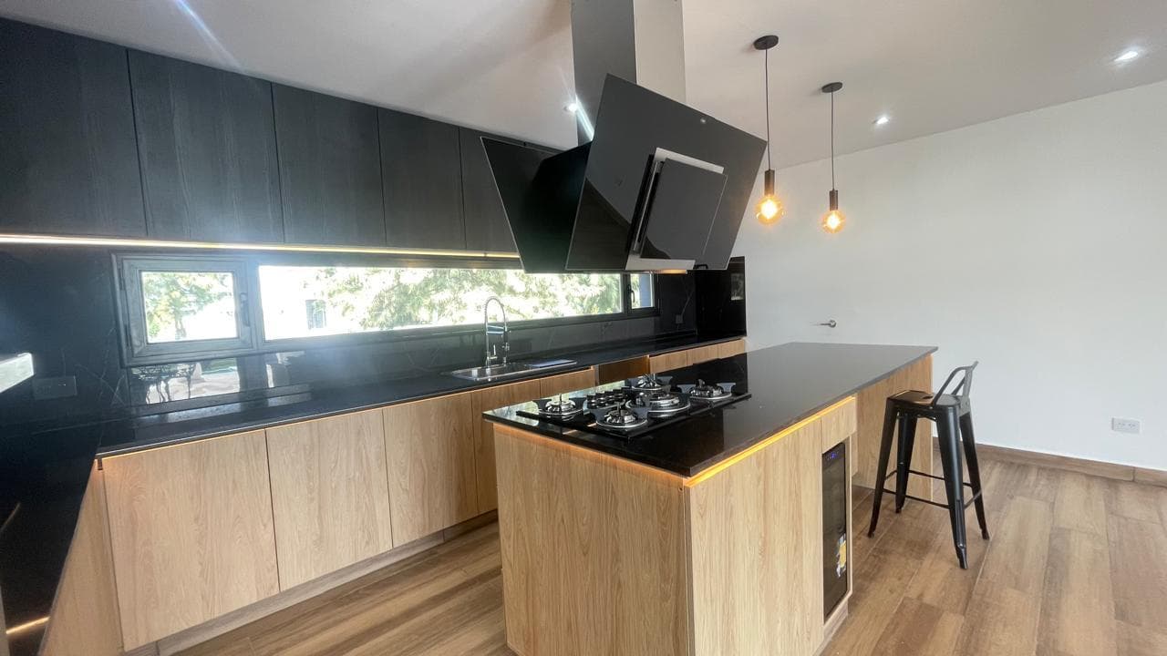 House for Sale in El Naudir