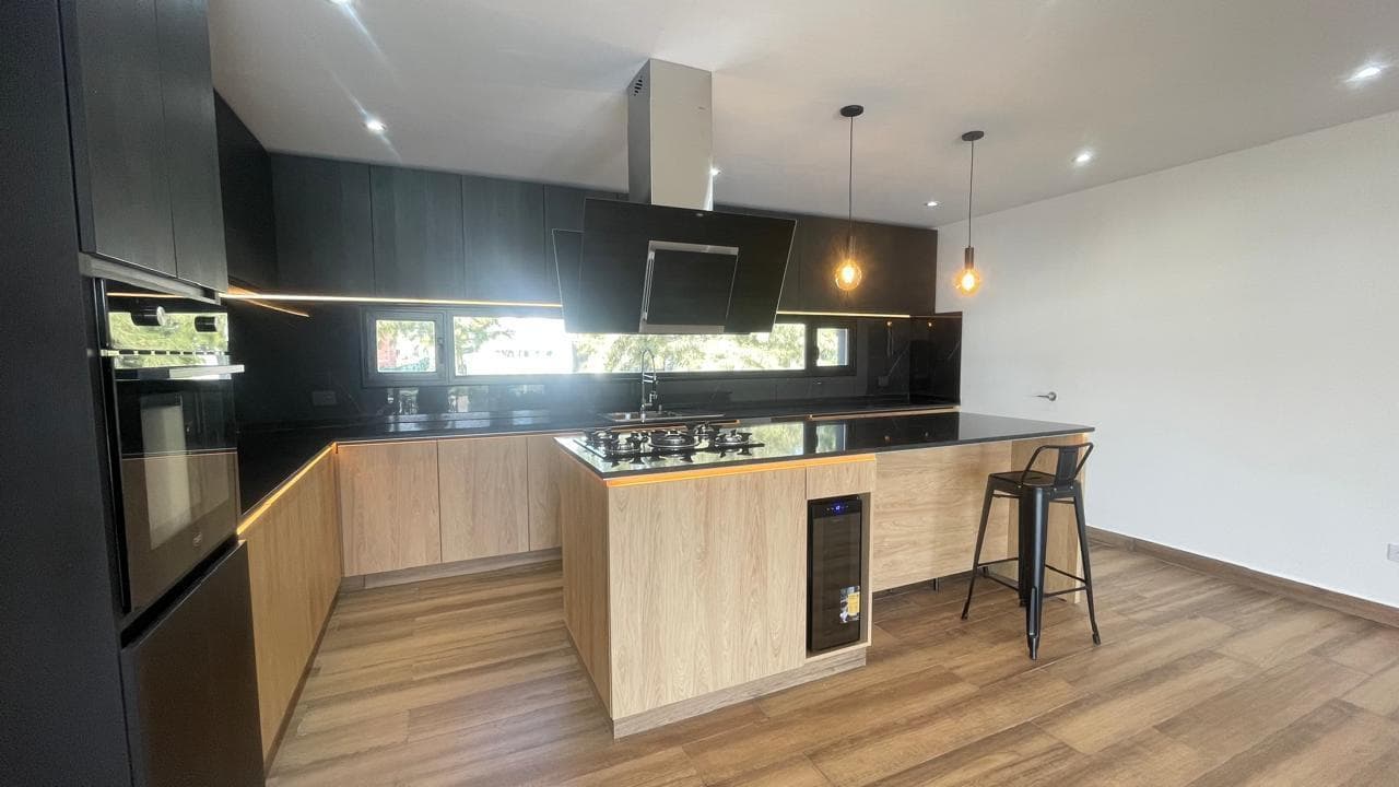House for Sale in El Naudir
