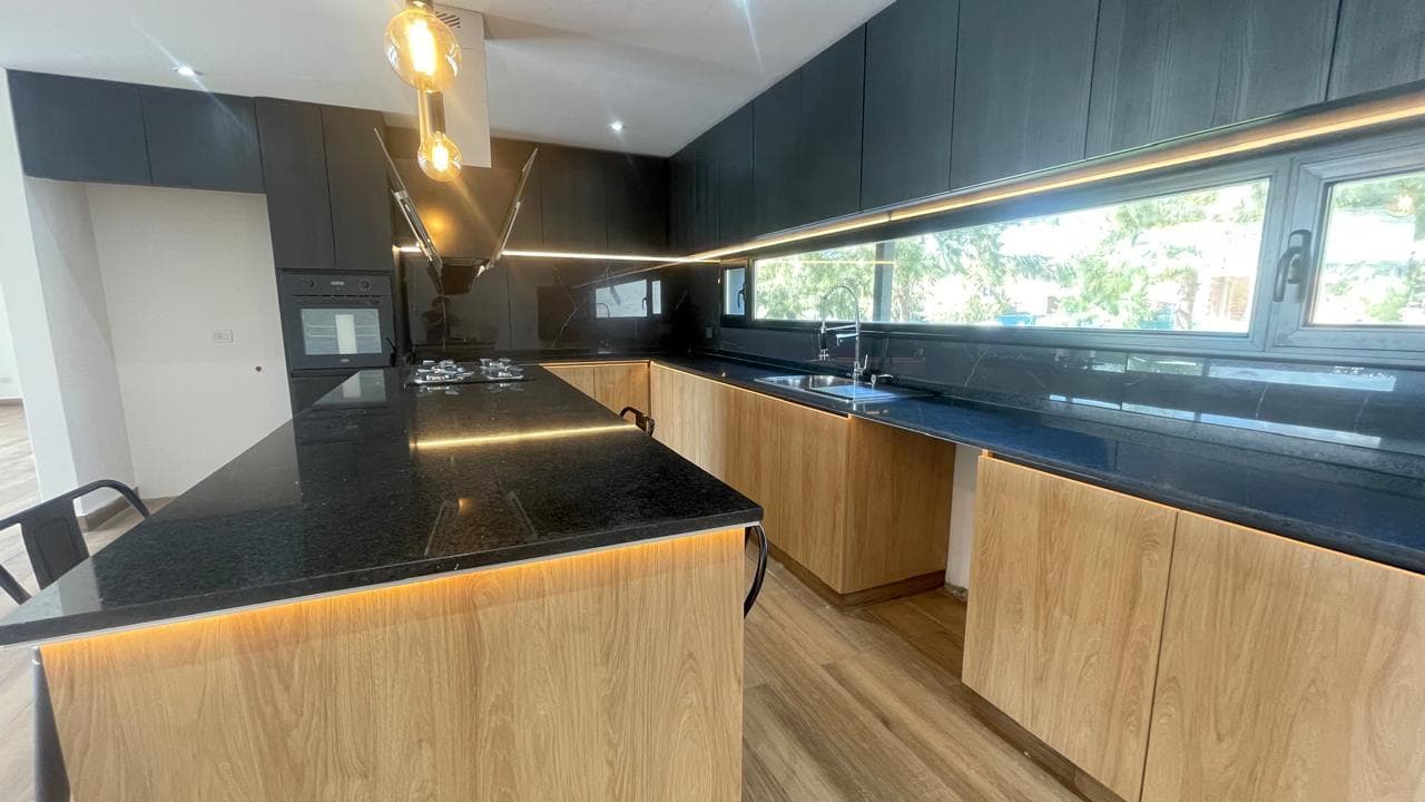 House for Sale in El Naudir