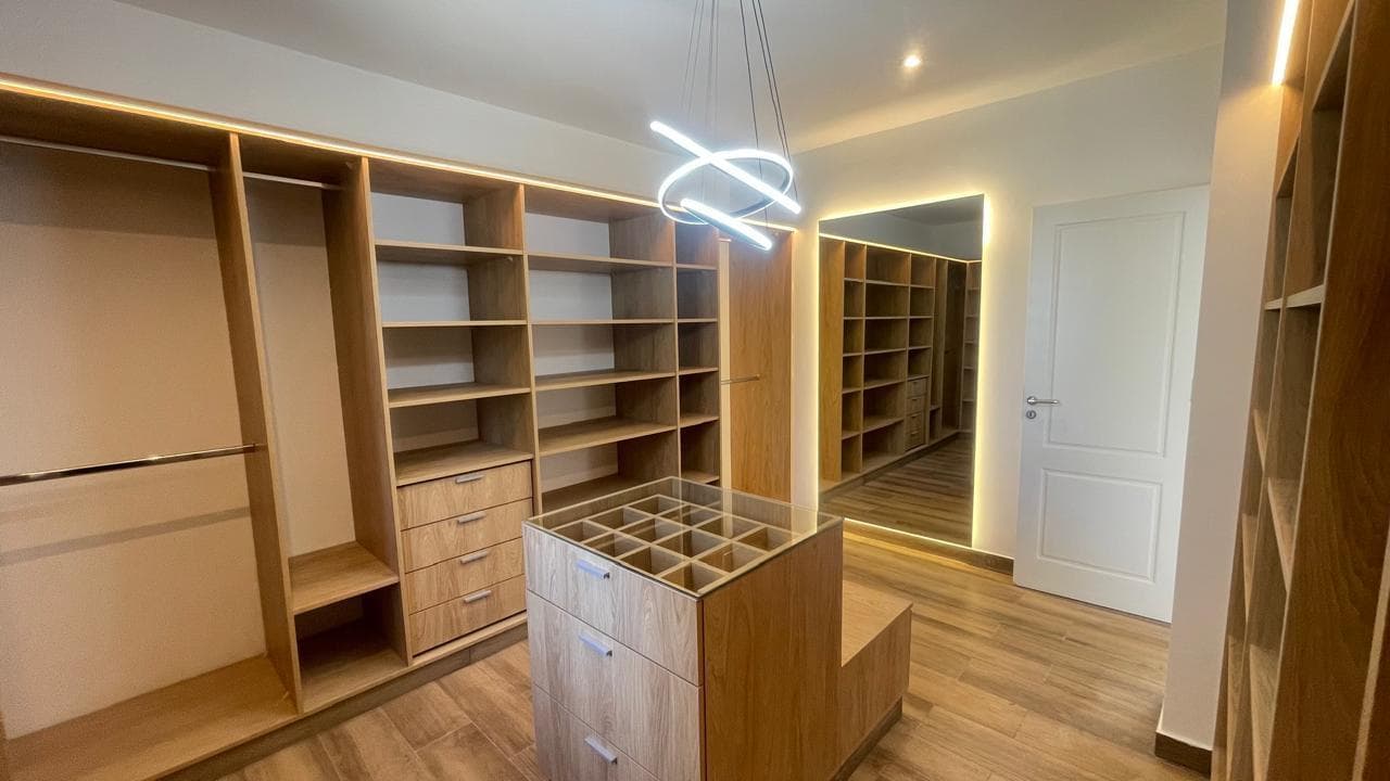 House for Sale in El Naudir