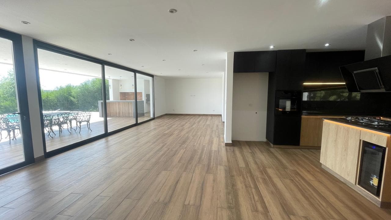 House for Sale in El Naudir