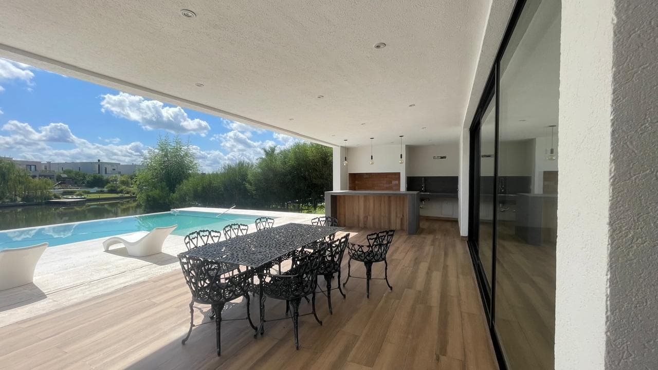 House for Sale in El Naudir