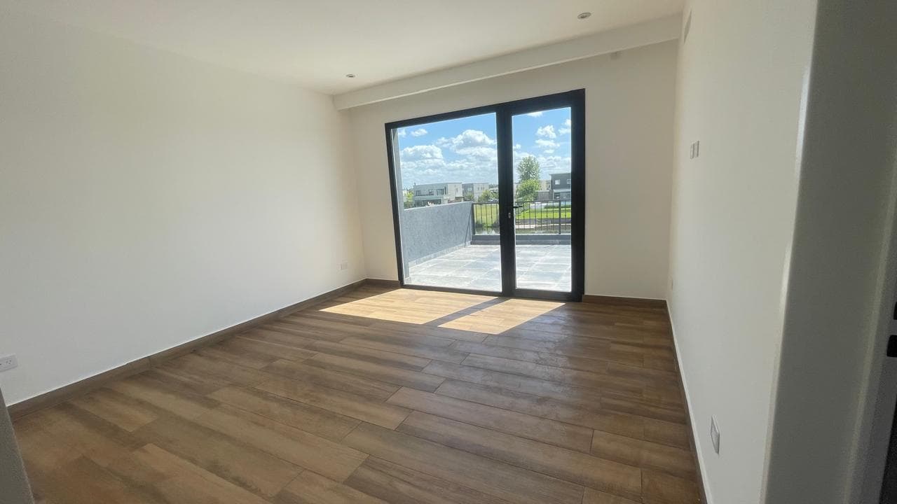 House for Sale in El Naudir