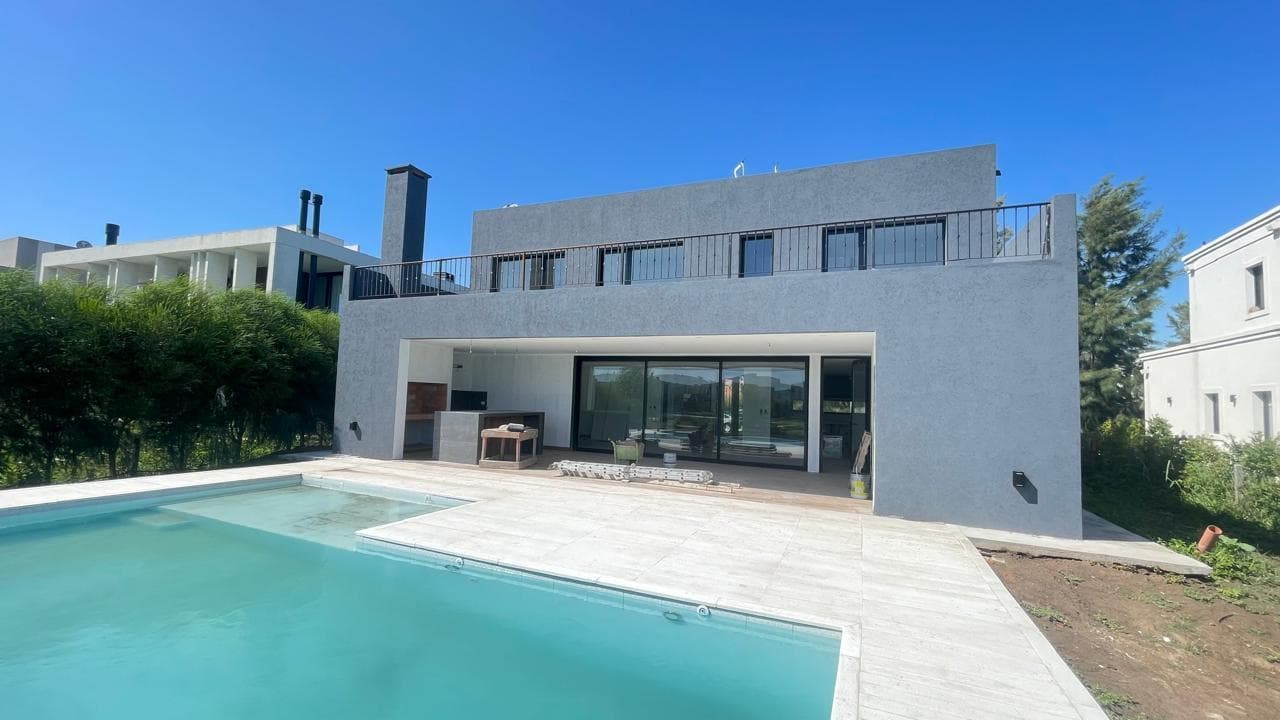 House for Sale in El Naudir