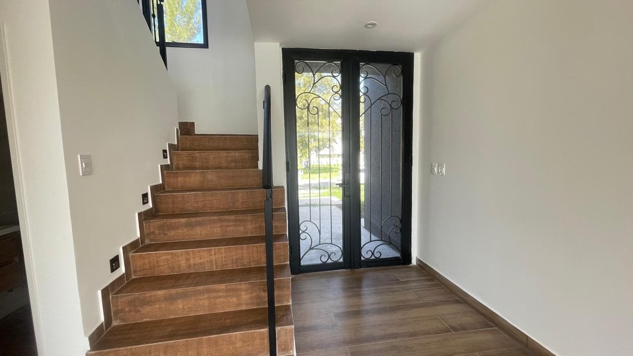 House for Sale in El Naudir