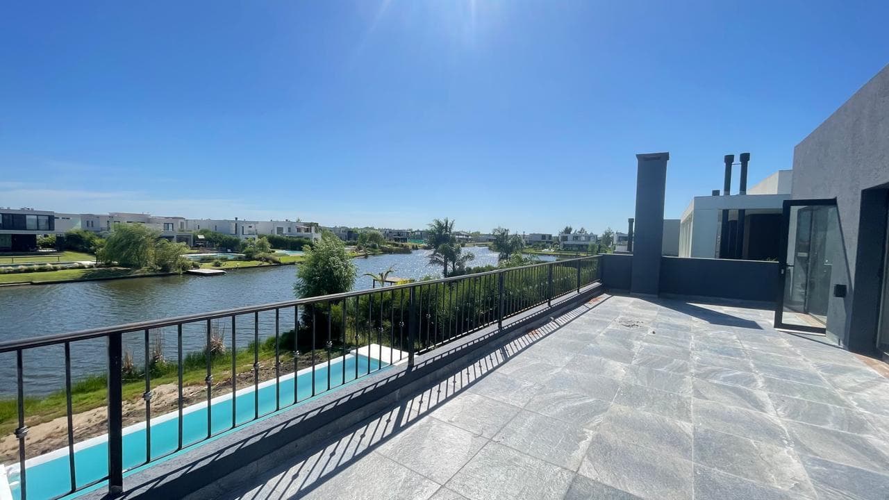 House for Sale in El Naudir