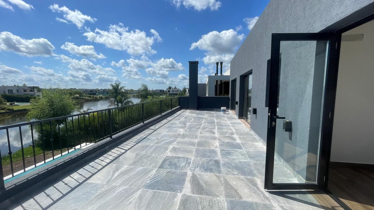 House for Sale in El Naudir