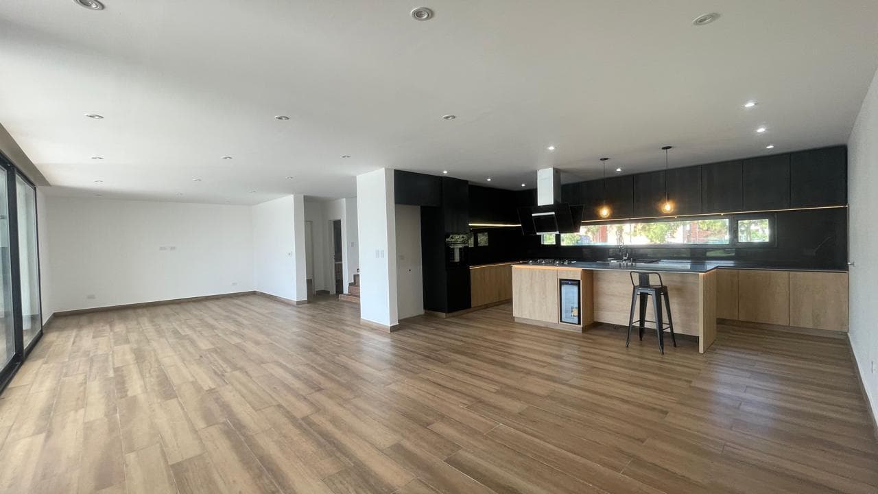 House for Sale in El Naudir