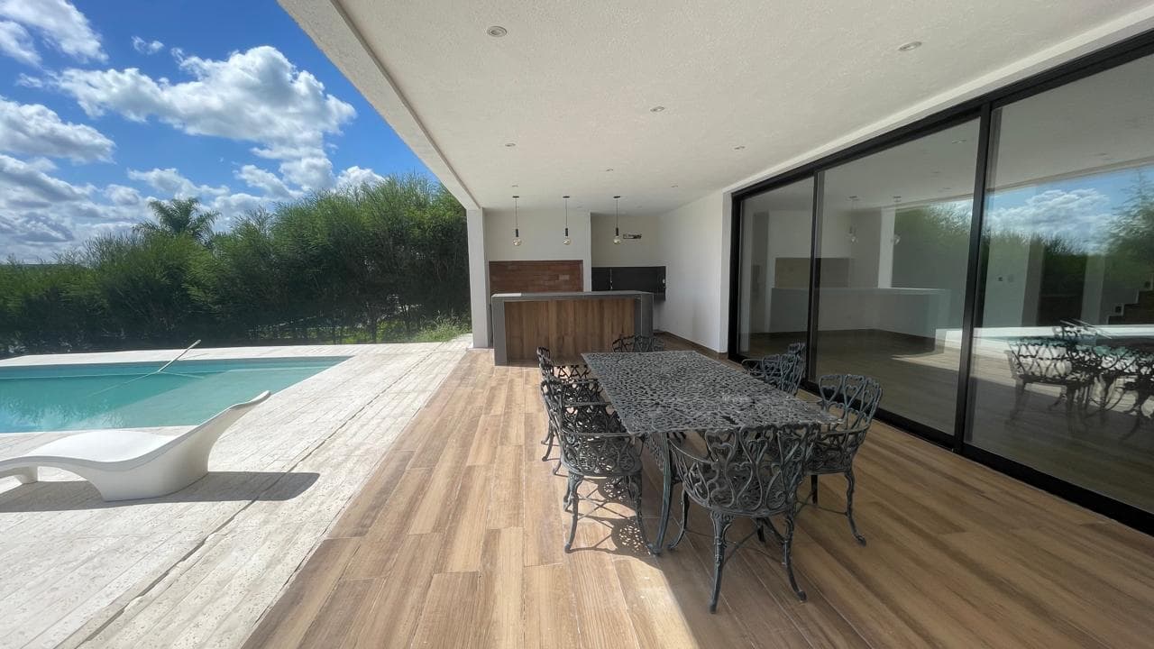 House for Sale in El Naudir