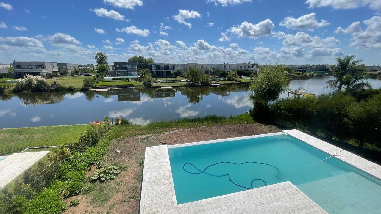 House for Sale in El Naudir