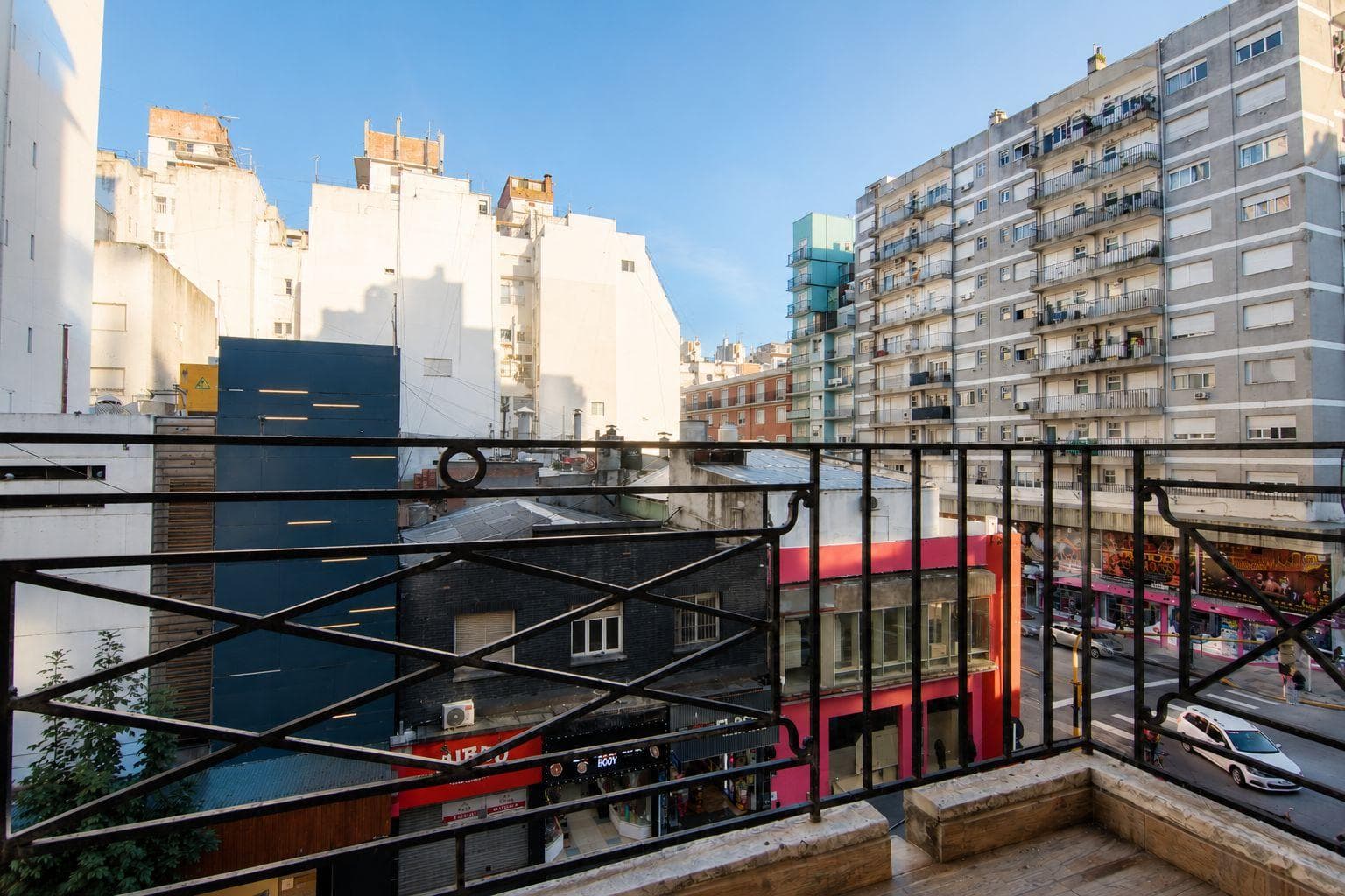 AMAZING OPPORTUNITY: 3-bedroom apartment with a maid's quarters