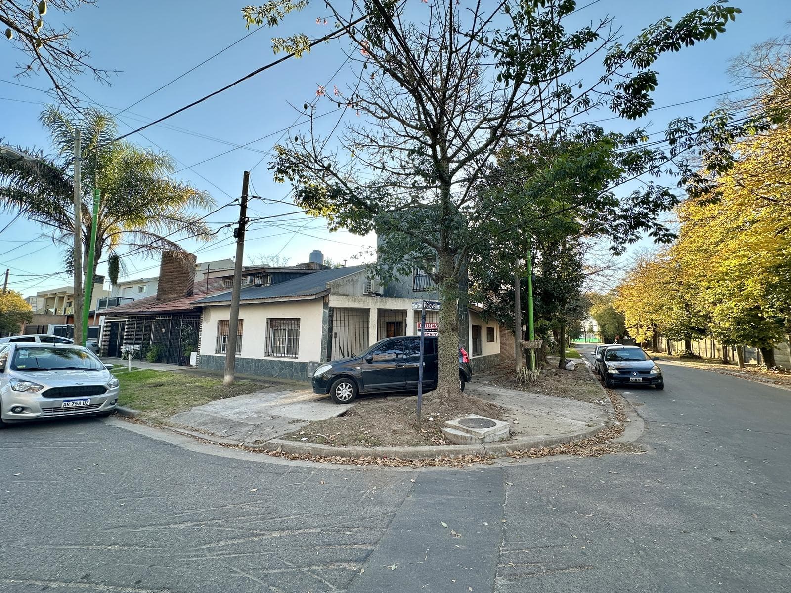 4-room house for sale with 3 bedrooms. Garage. La Argentina neighborhood, Campana
