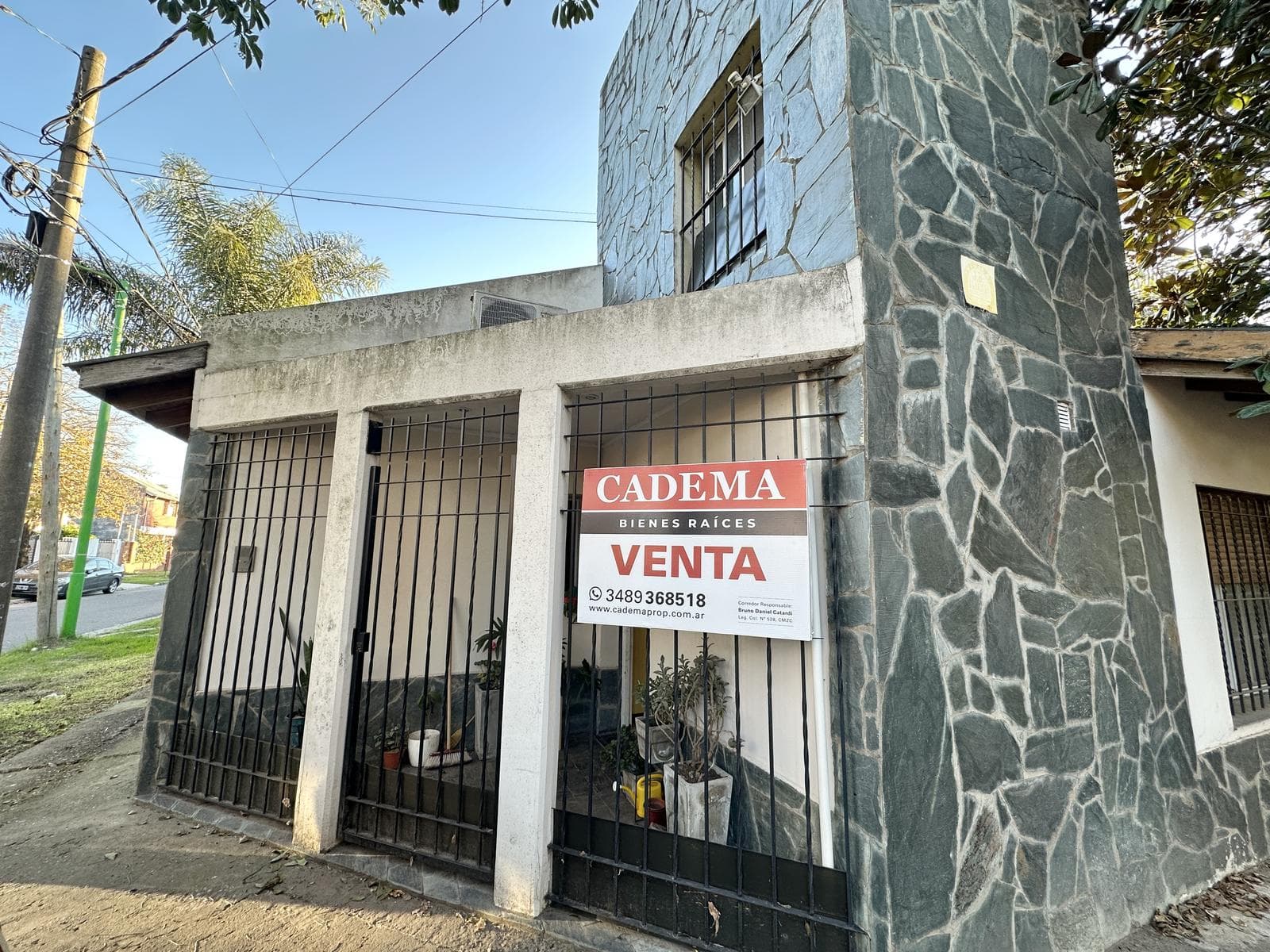 4-room house for sale with 3 bedrooms. Garage. La Argentina neighborhood, Campana