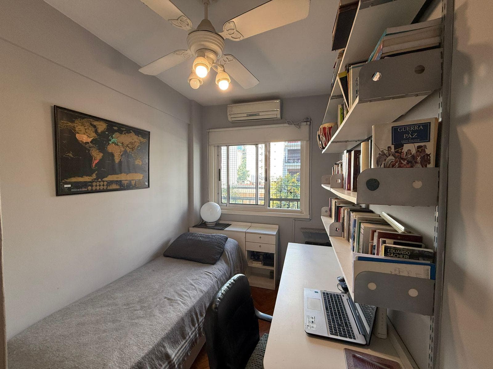 4-Bedroom Apartment for Sale with a Balcony in Villa Crespo