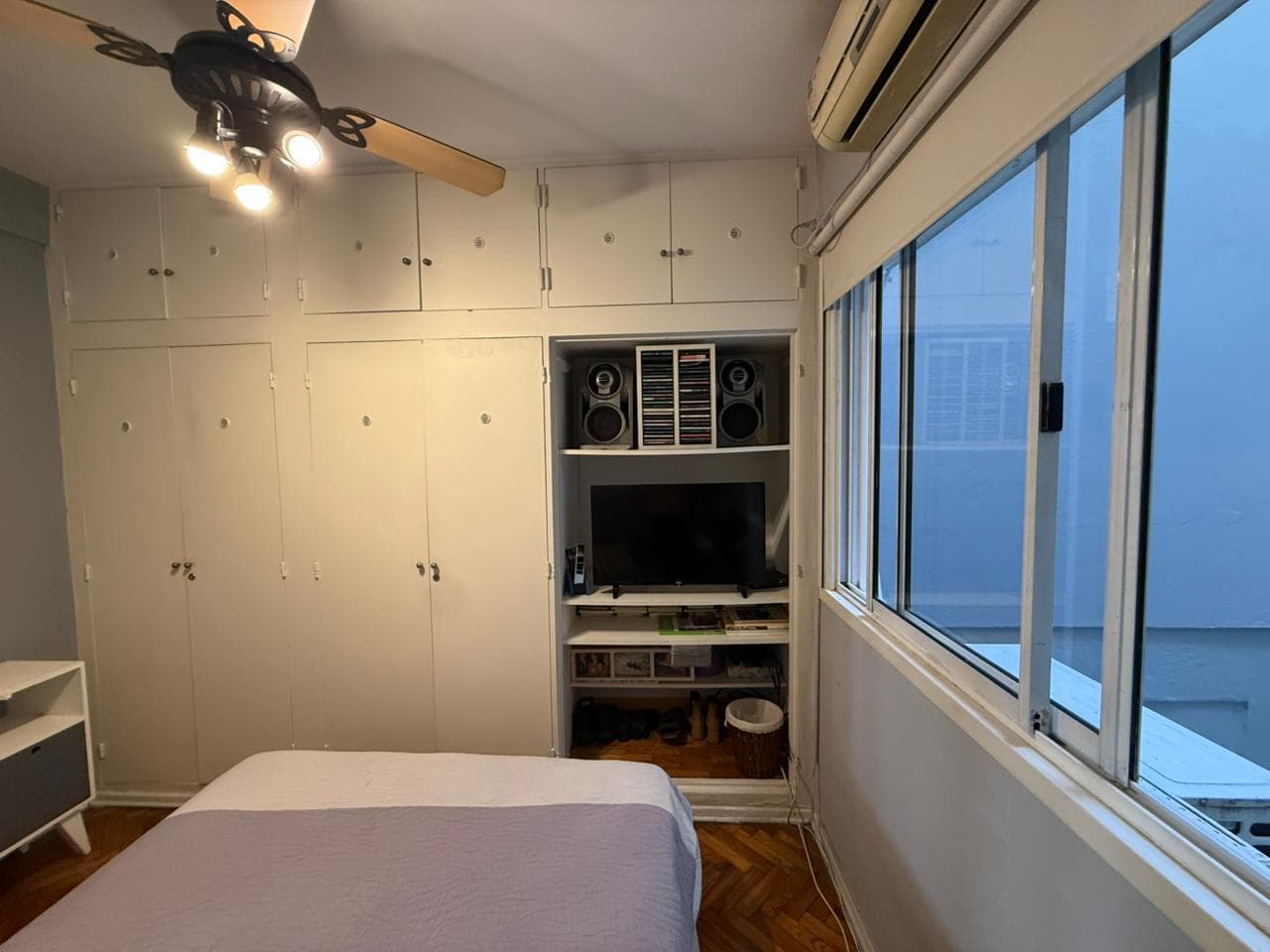 4-Bedroom Apartment for Sale with a Balcony in Villa Crespo
