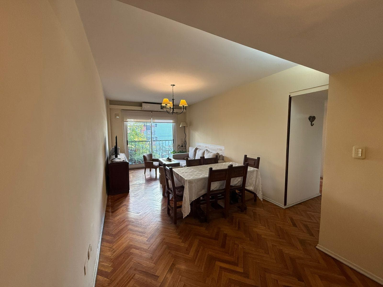 4-Bedroom Apartment for Sale with a Balcony in Villa Crespo