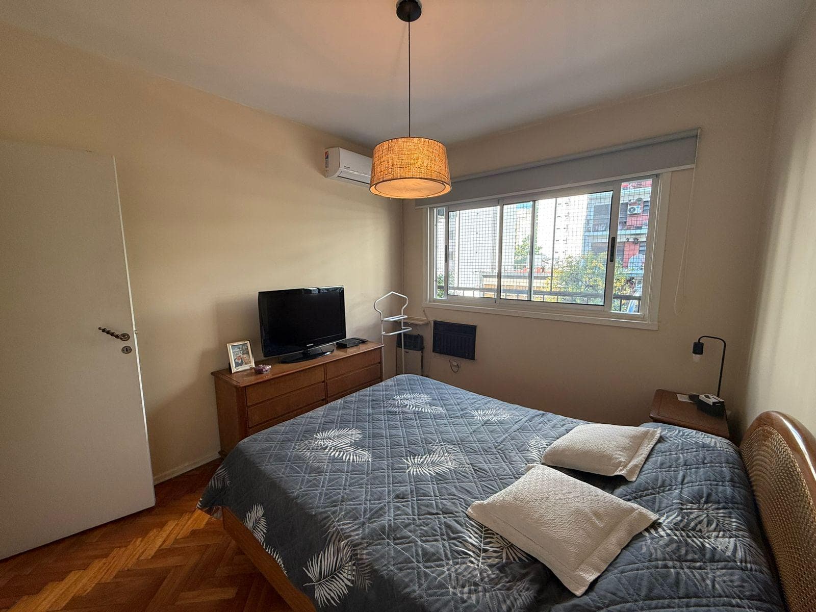 4-Bedroom Apartment for Sale with a Balcony in Villa Crespo