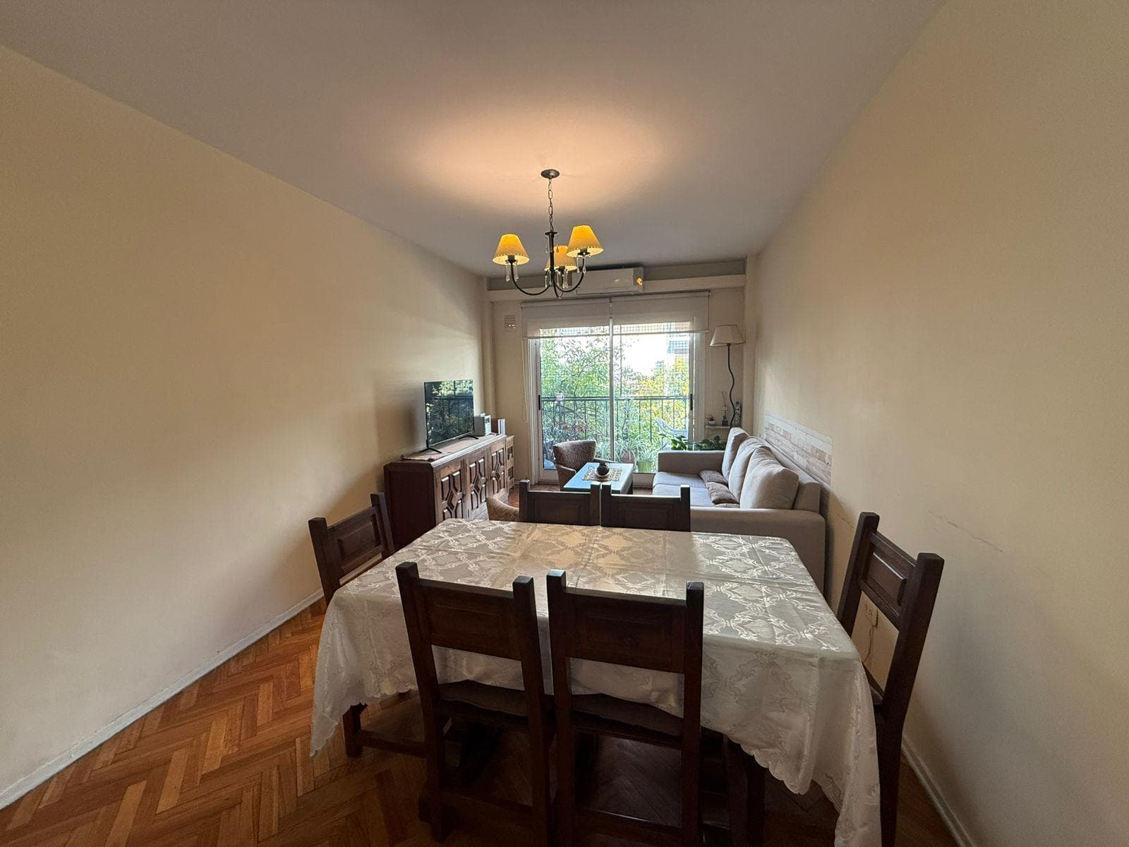 4-Bedroom Apartment for Sale with a Balcony in Villa Crespo