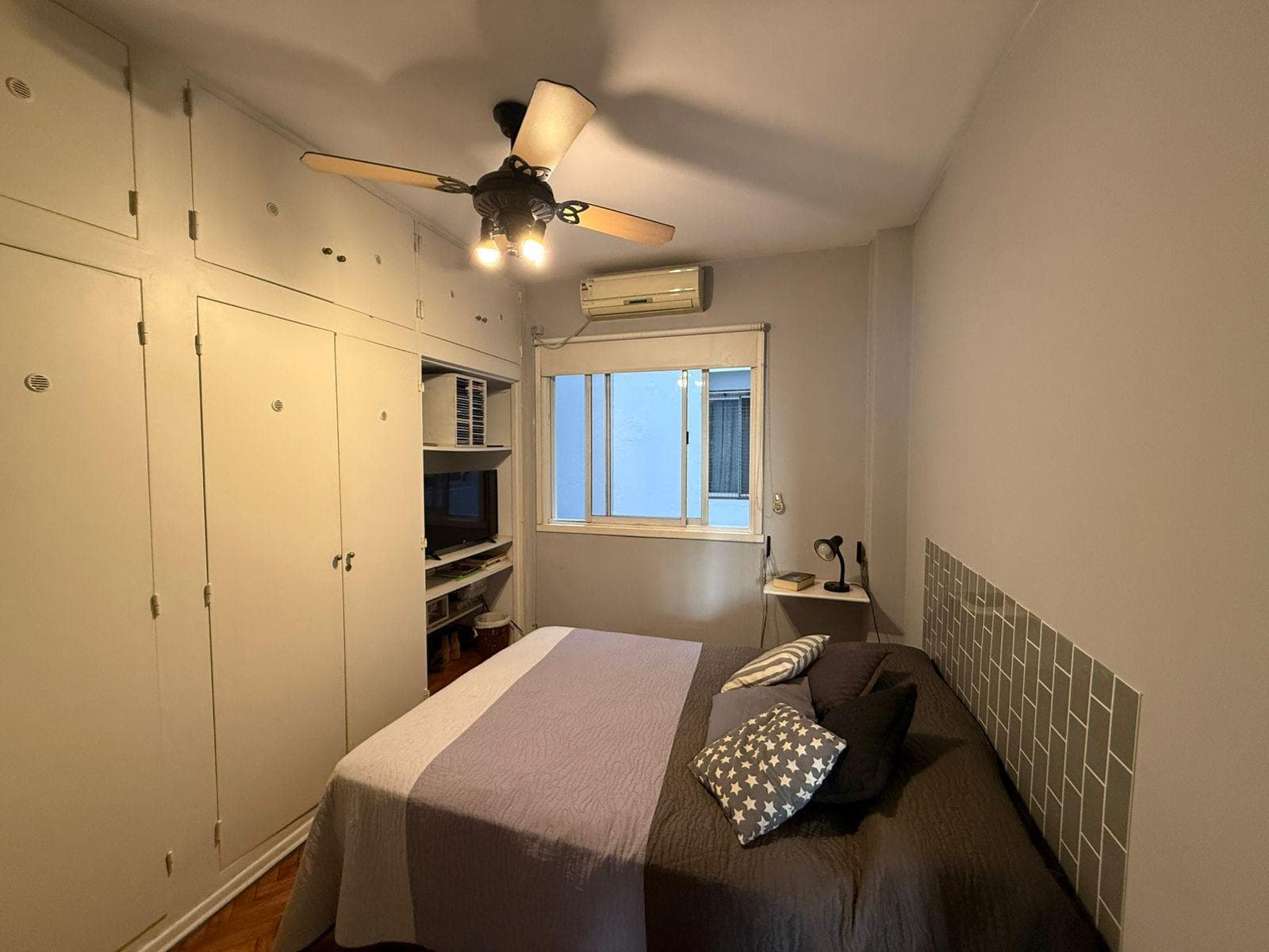 4-Bedroom Apartment for Sale with a Balcony in Villa Crespo