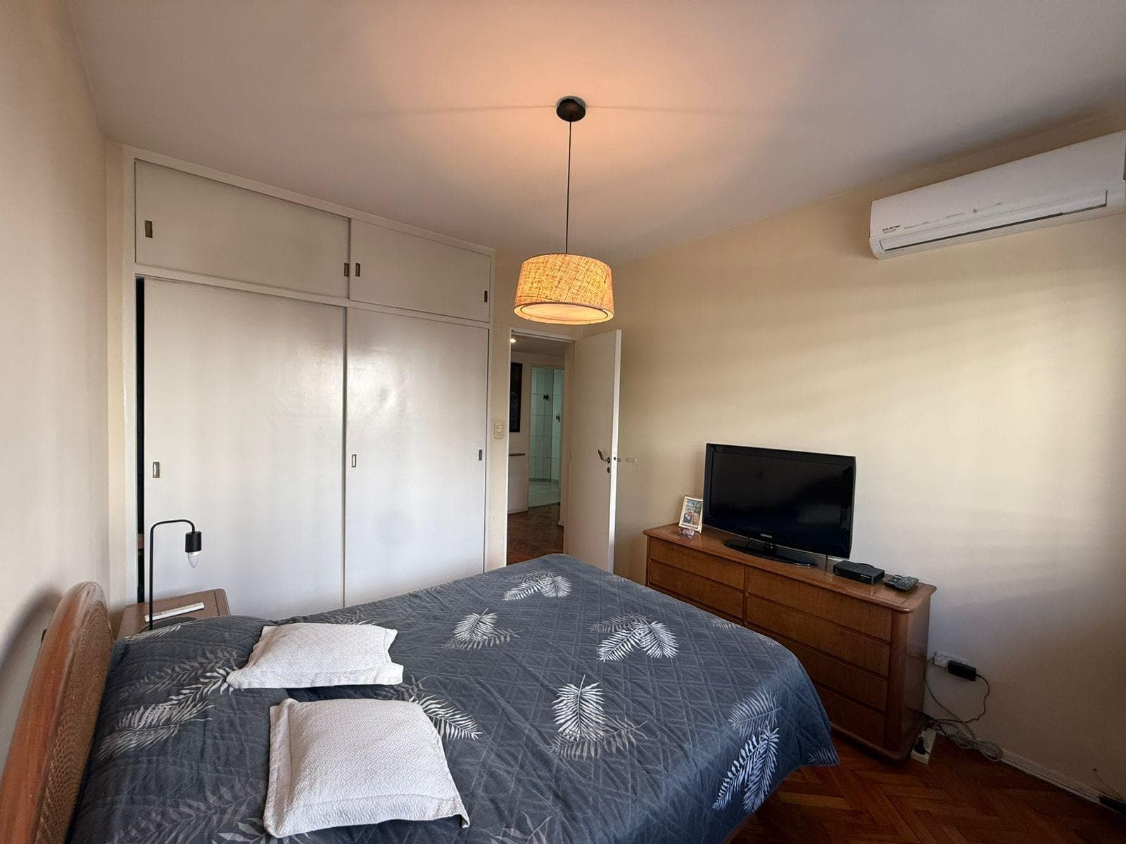 4-Bedroom Apartment for Sale with a Balcony in Villa Crespo