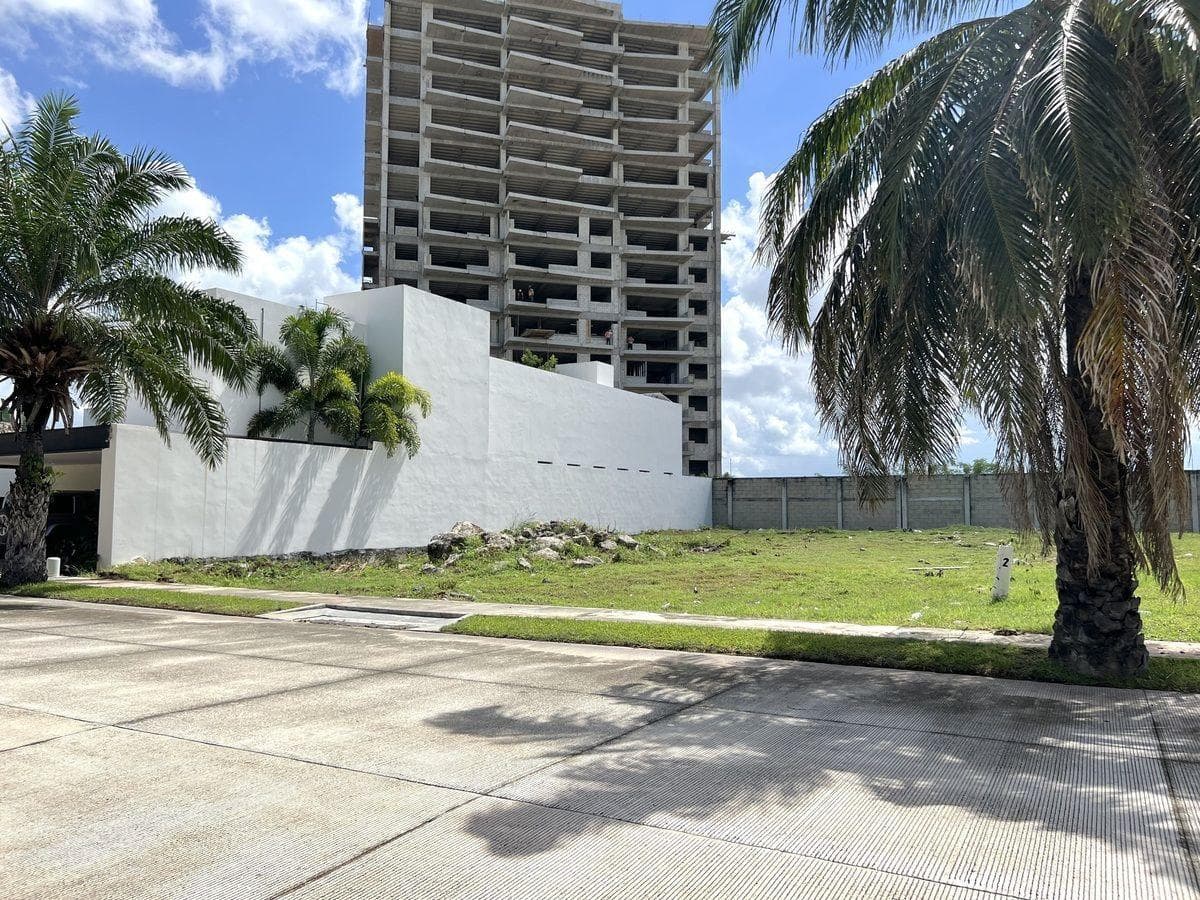 Residential Lot for Sale in Monterreal