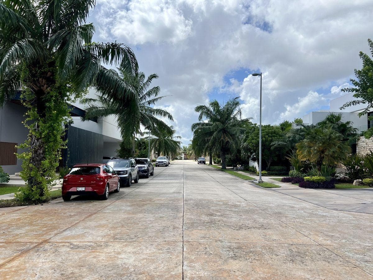 Land for sale in Mérida in a private residential community in Monterreal