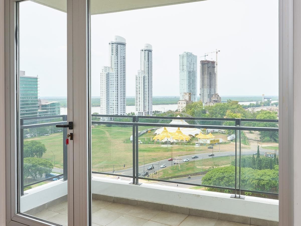 FOR SALE | TRADE - 1-bedroom apartment with balcony and garage – Puerto Norte, Rosario.