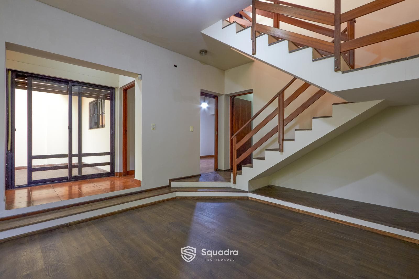 FOR SALE | TRADE - Two-story house with 3 bedrooms, a yard, a terrace, and a garage - Echesortu neighborhood, Rosario.