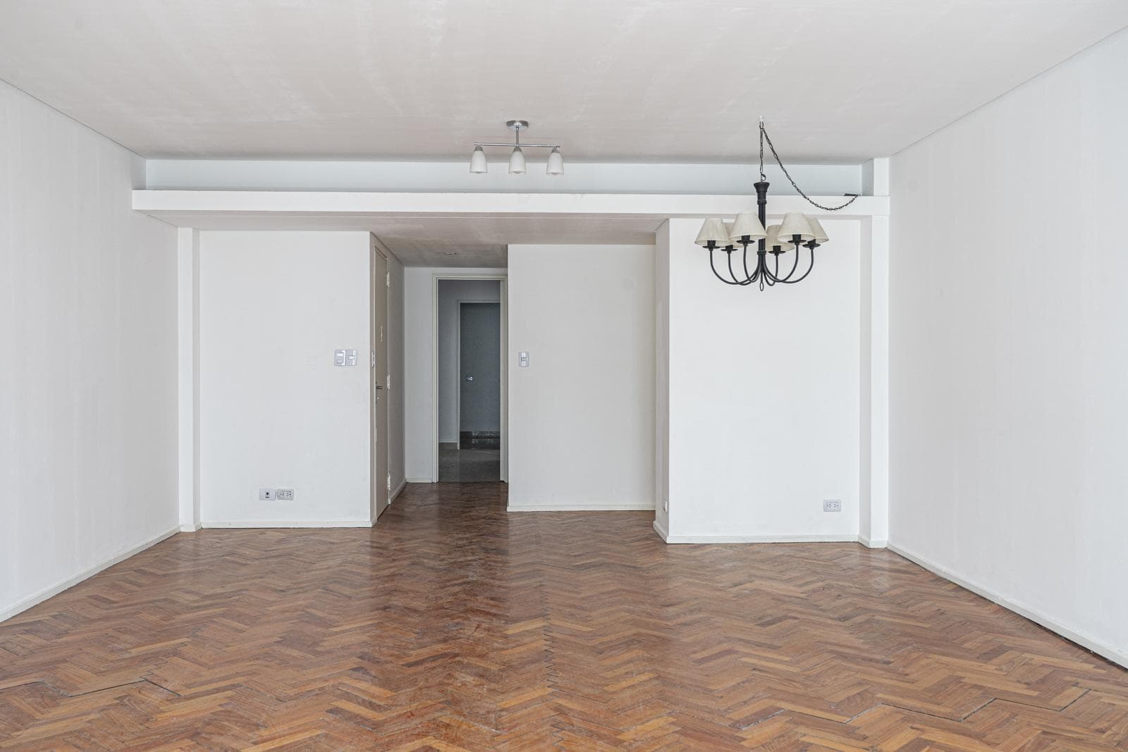 Apartment | For Sale | Recoleta | 4 rooms | Parking Space