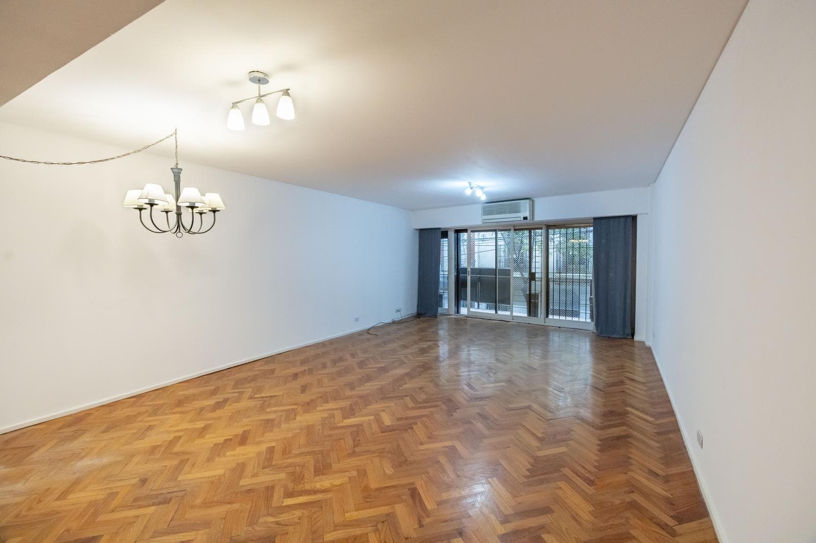 Apartment | For Sale | Recoleta | 4 rooms | Garage