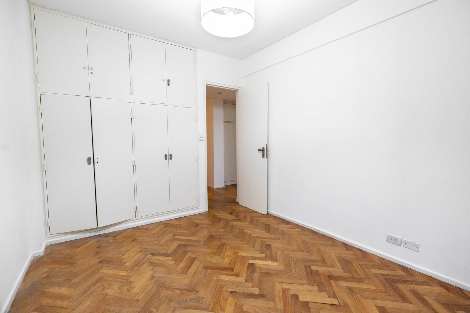 Apartment | For Sale | Recoleta | 4 rooms | Garage