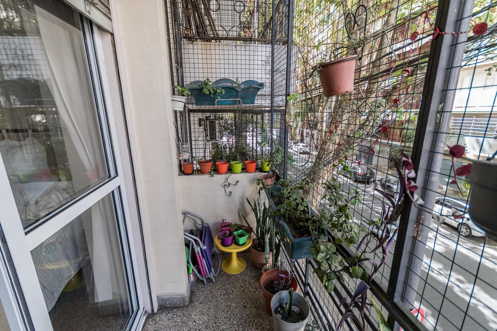 Renovated 3-Room Apartment on the Front Side with a Balcony in Almagro | Eligible for a Mortgage