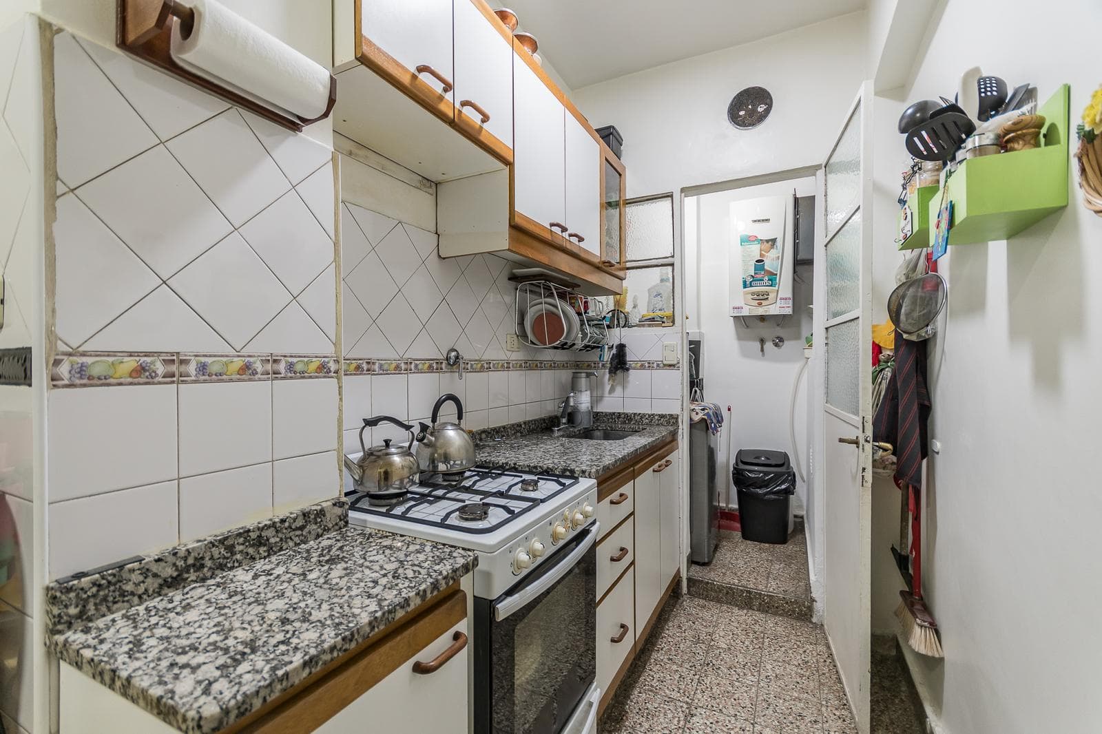 Renovated 3-Room Apartment on the Front Side with a Balcony in Almagro | Eligible for a Mortgage