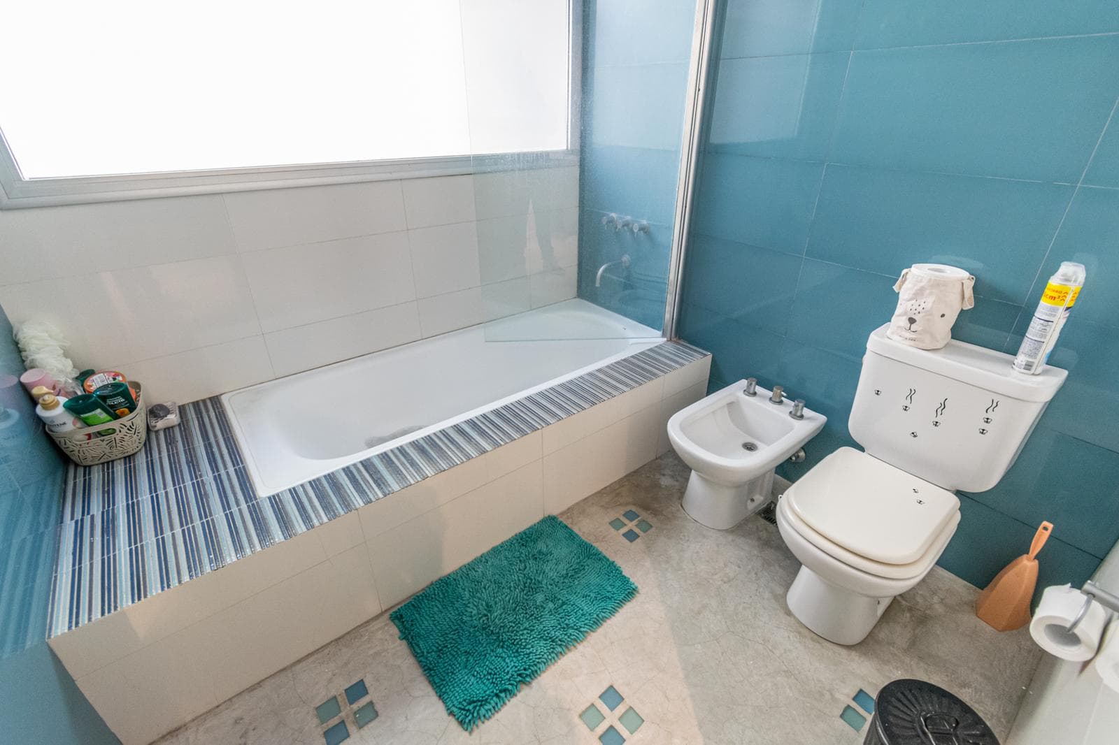 House for Sale: Haras del Pilar, La Pradera—6 rooms, 4 bedrooms, 3 bathrooms, half-bath, 2 garage spaces, pool. Excellent
